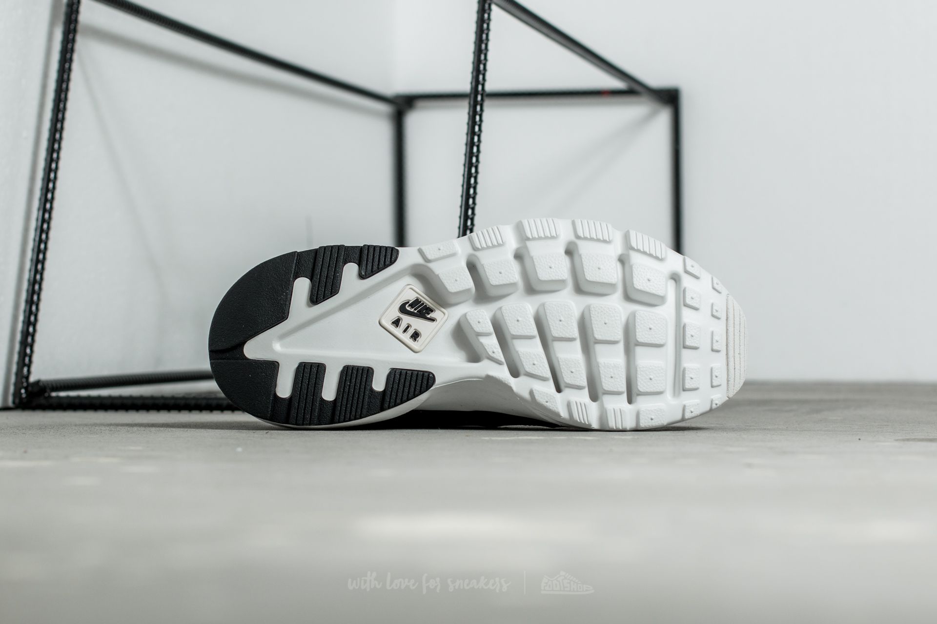 Black huaraches white sole online