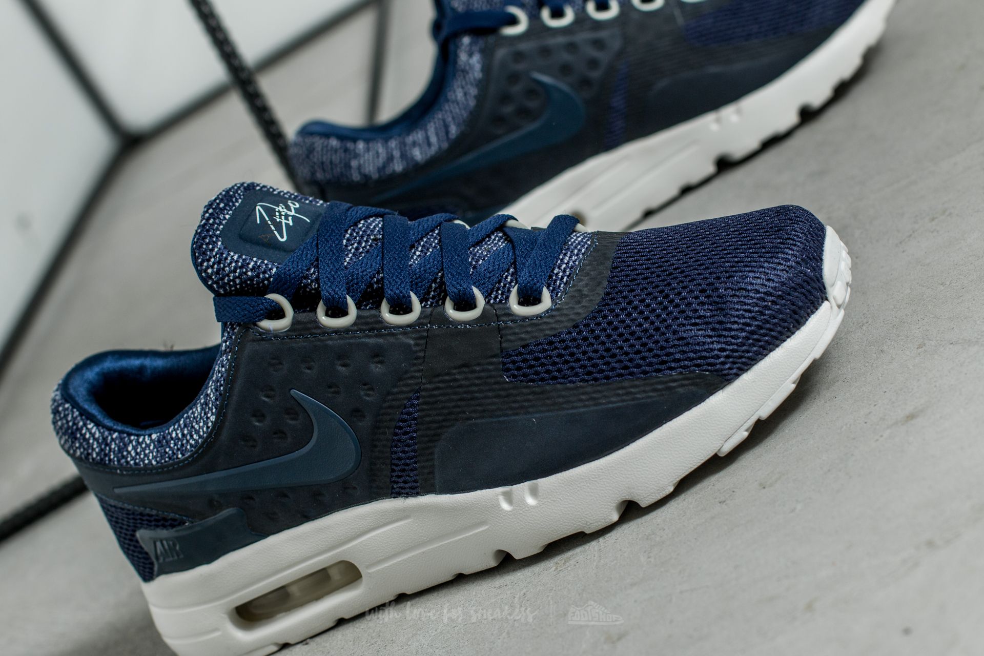 Air max zero midnight navy 2025