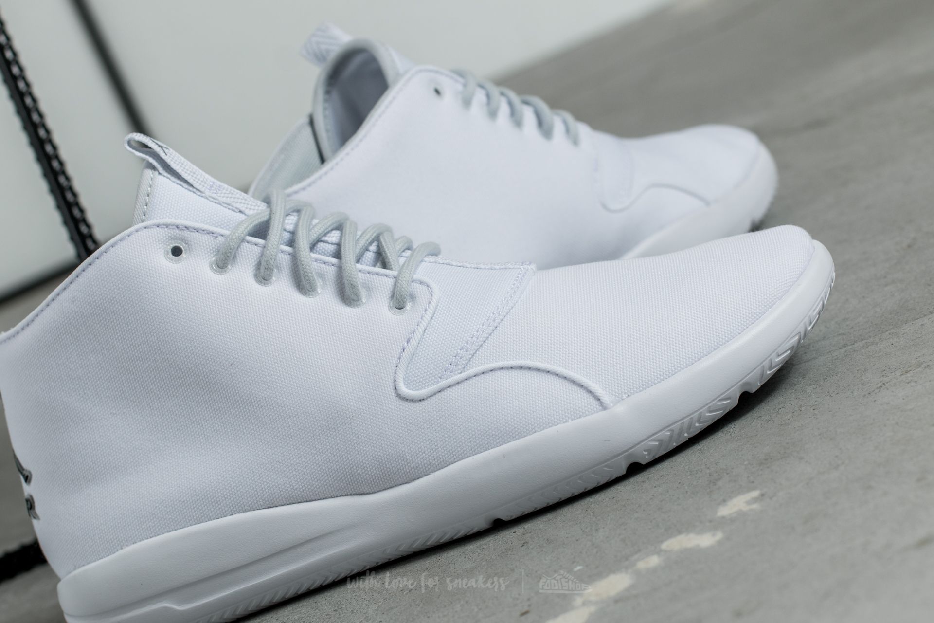 Nike air jordan eclipse chukka white on sale