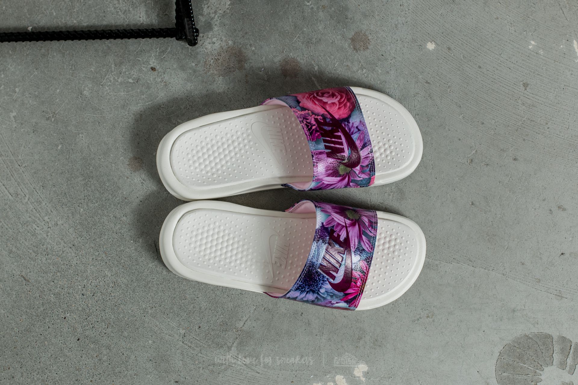 Moteriška avalynė Nike Wmns Benassi JDI Ultra Premium Sail/ Prism Pink /Bordeaux
