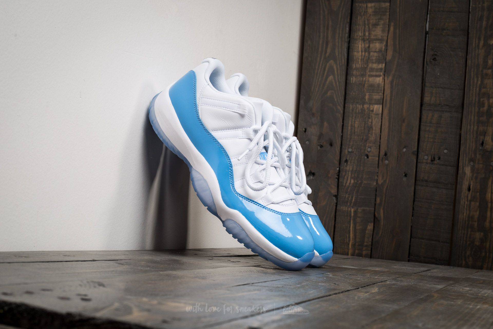 Air Jordan 11 Retro Low