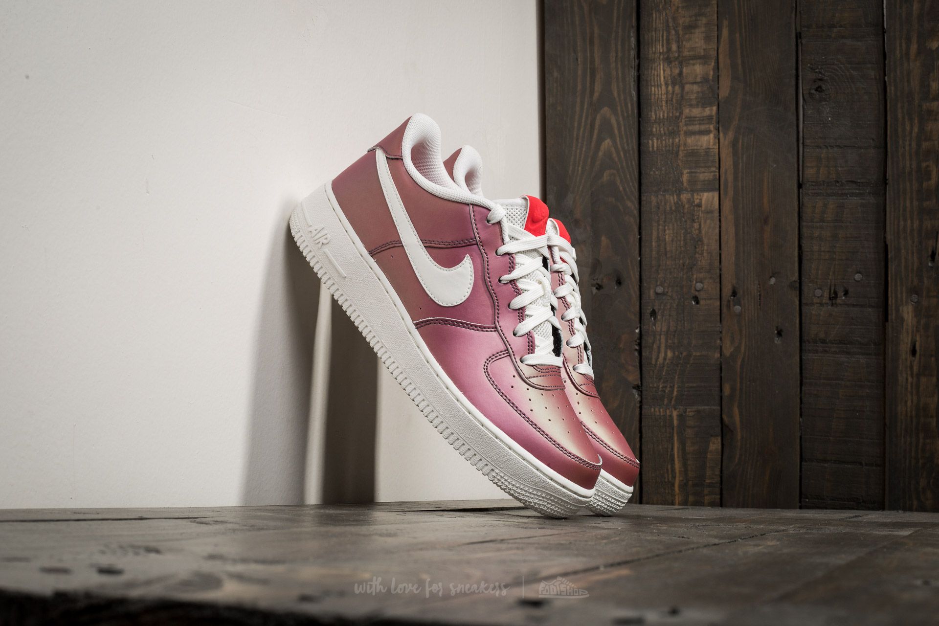 Nike air force 1 lv8 iridescent white online