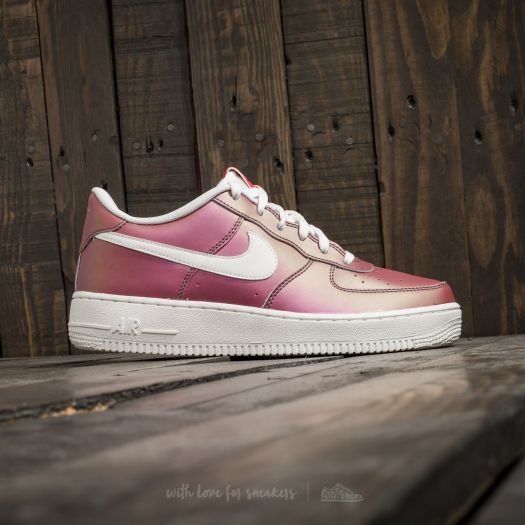 Chaussures et baskets femme Nike Air Force 1 LV8 GS Track Red Summit White Black Footshop