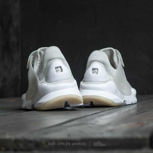 Nike sock deals dart light bone