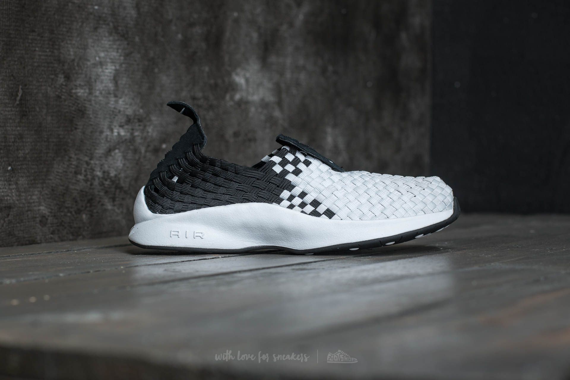Nike wmns air woven 2025