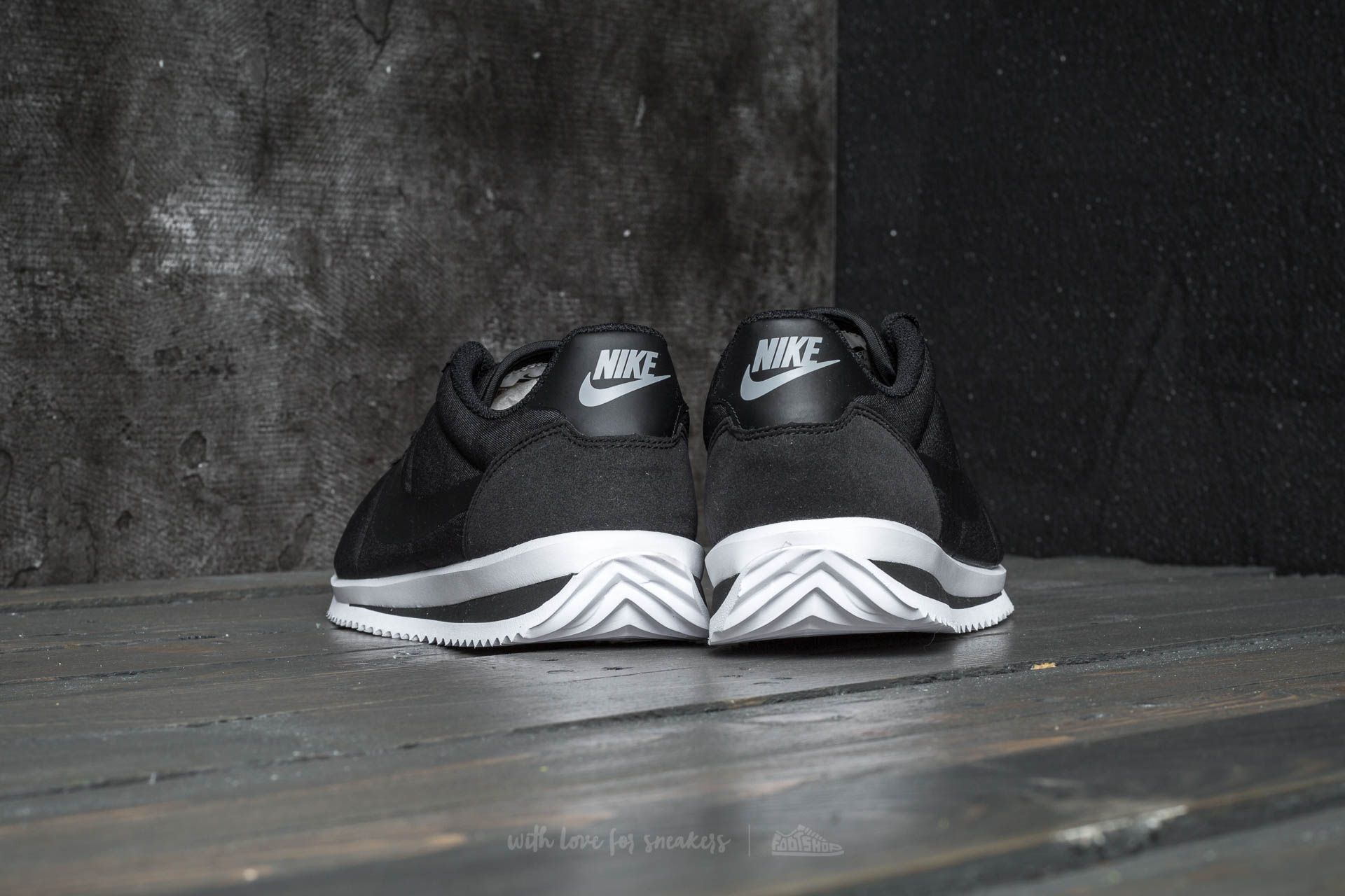 Zapatillas mujer Nike Cortez Ultra (GS) Black/ Black-Black-Cool Grey