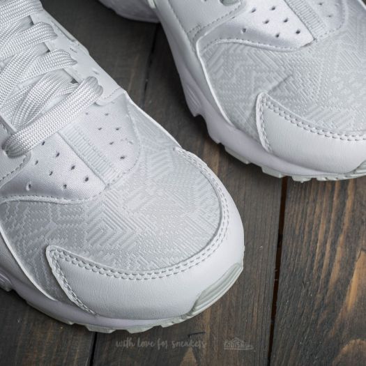 All white huaraches gs top