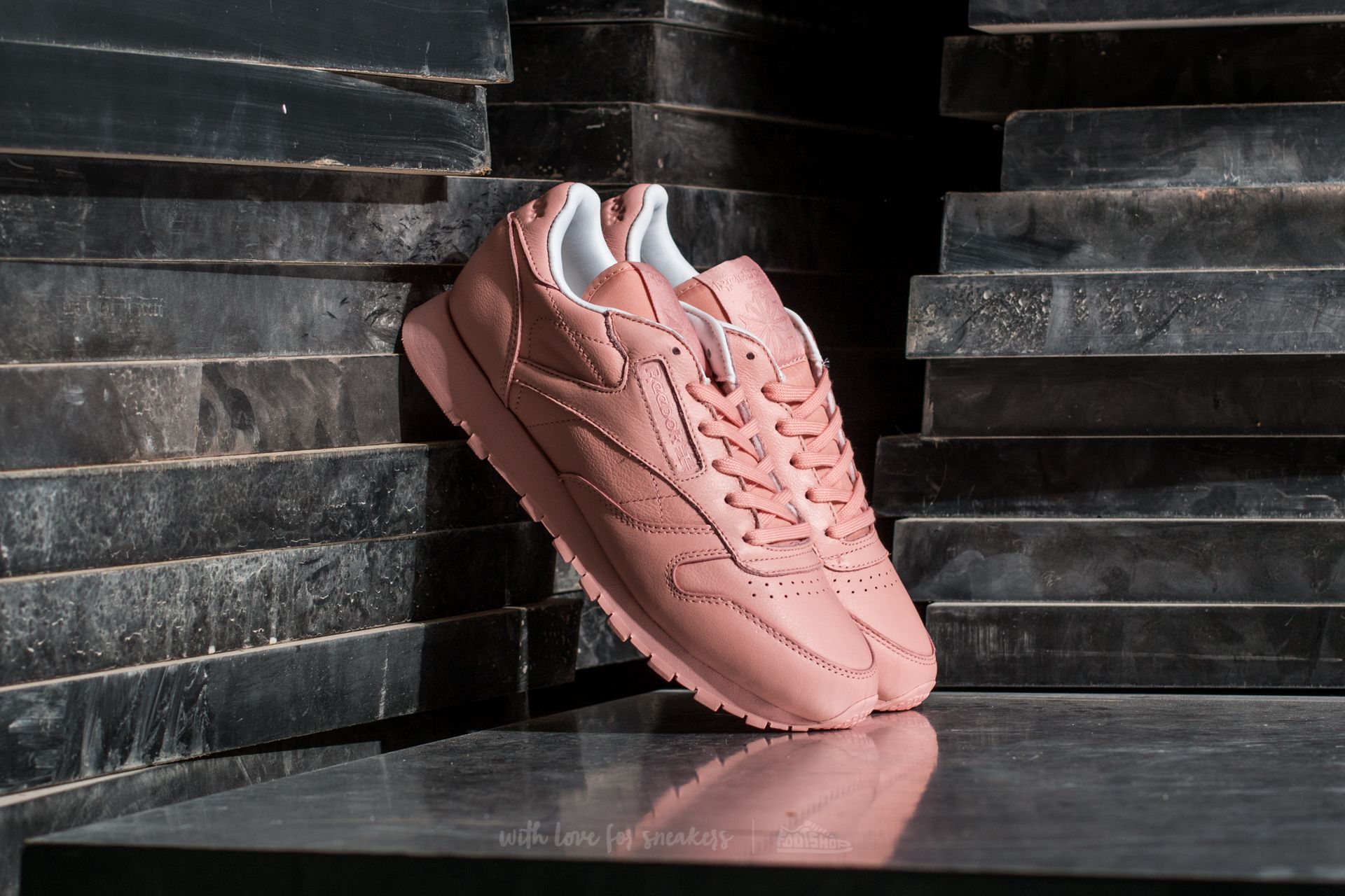 Colorful reebok classic shop