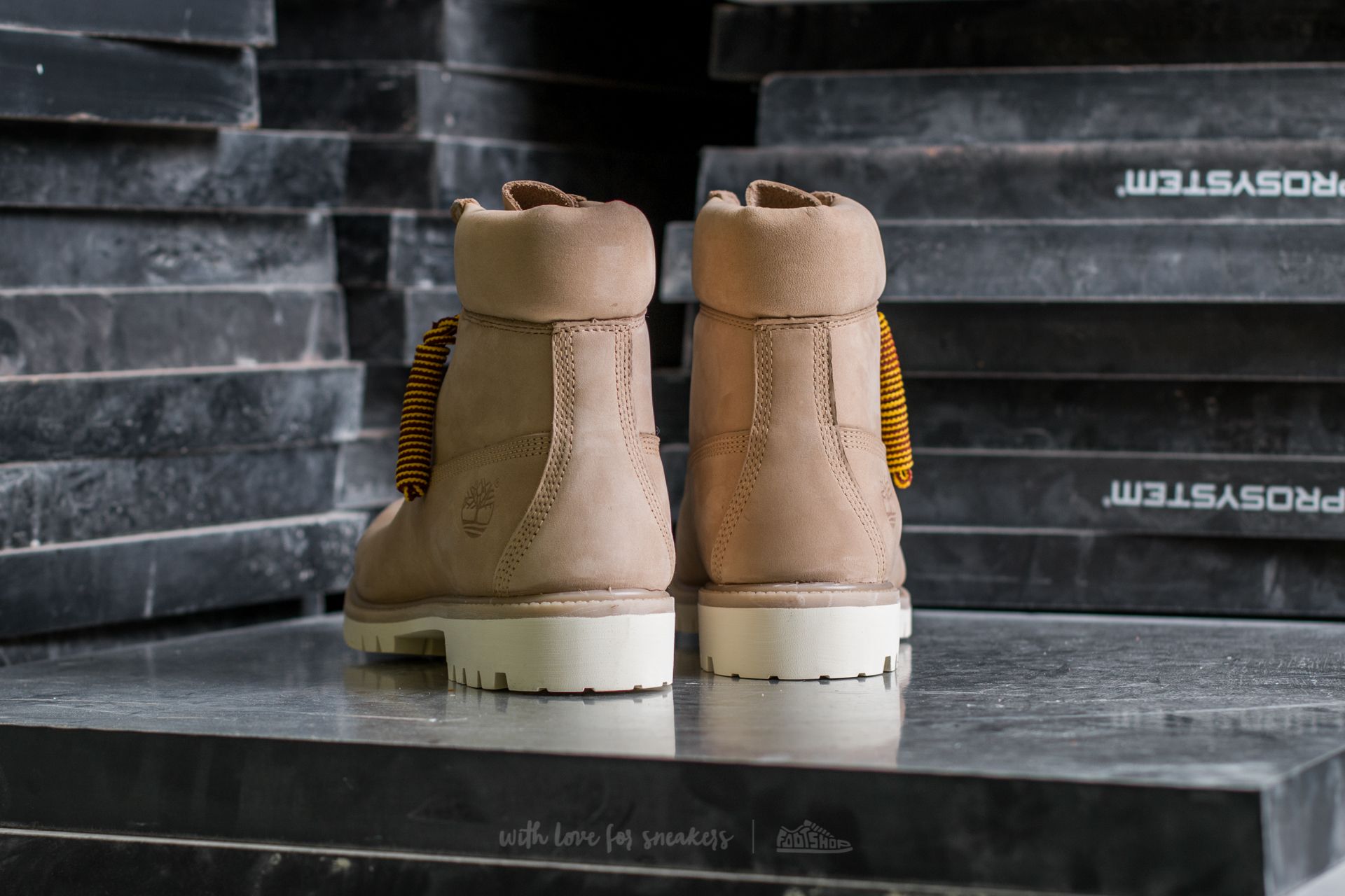 Croissant timberlands shop