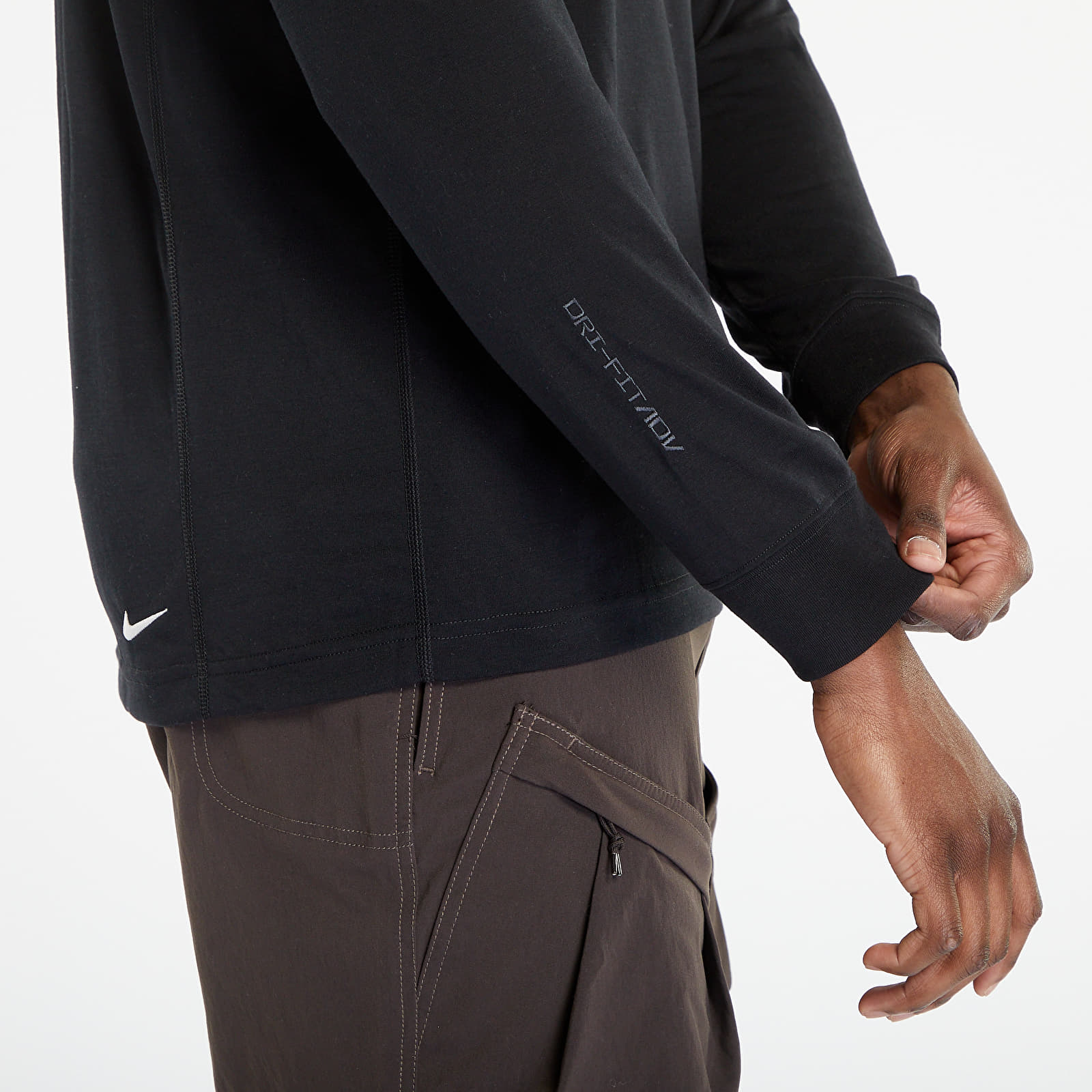T-paidat Nike Dri-FIT ACG "Goat Rocks" Men's Long Sleeve Top Black/Khaki/Light Orewood Brown/Summit White