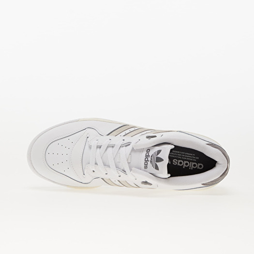 Adidas mit discount spitze schuhe