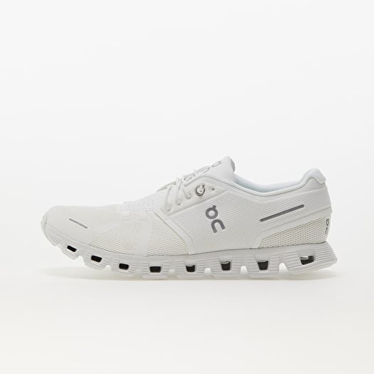 On M Cloud 5 All White