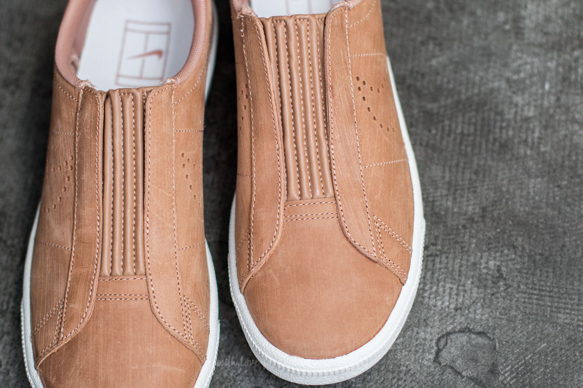 Nike classic ez shop slip on dusted clay