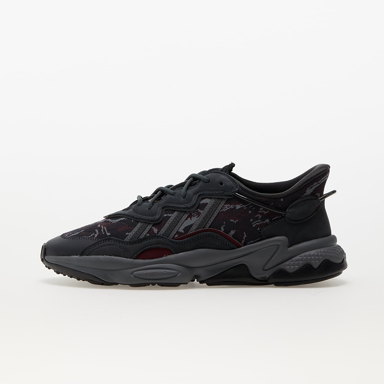 Încălțăminte și sneakerși pentru bărbați adidas Ozweego Carbon/ Carbon/ Shadow Red