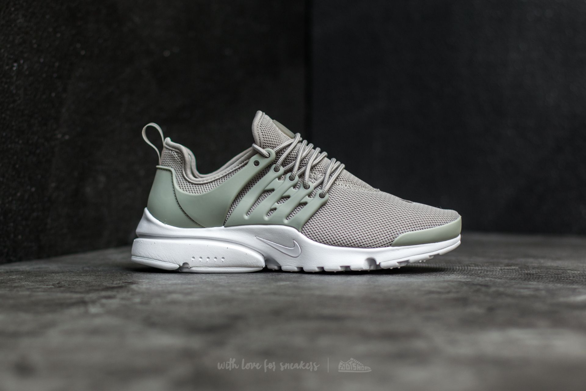 Dámske topánky a tenisky Nike Wmns Air Presto Ultra BR Pale Grey/ Pale Grey-White