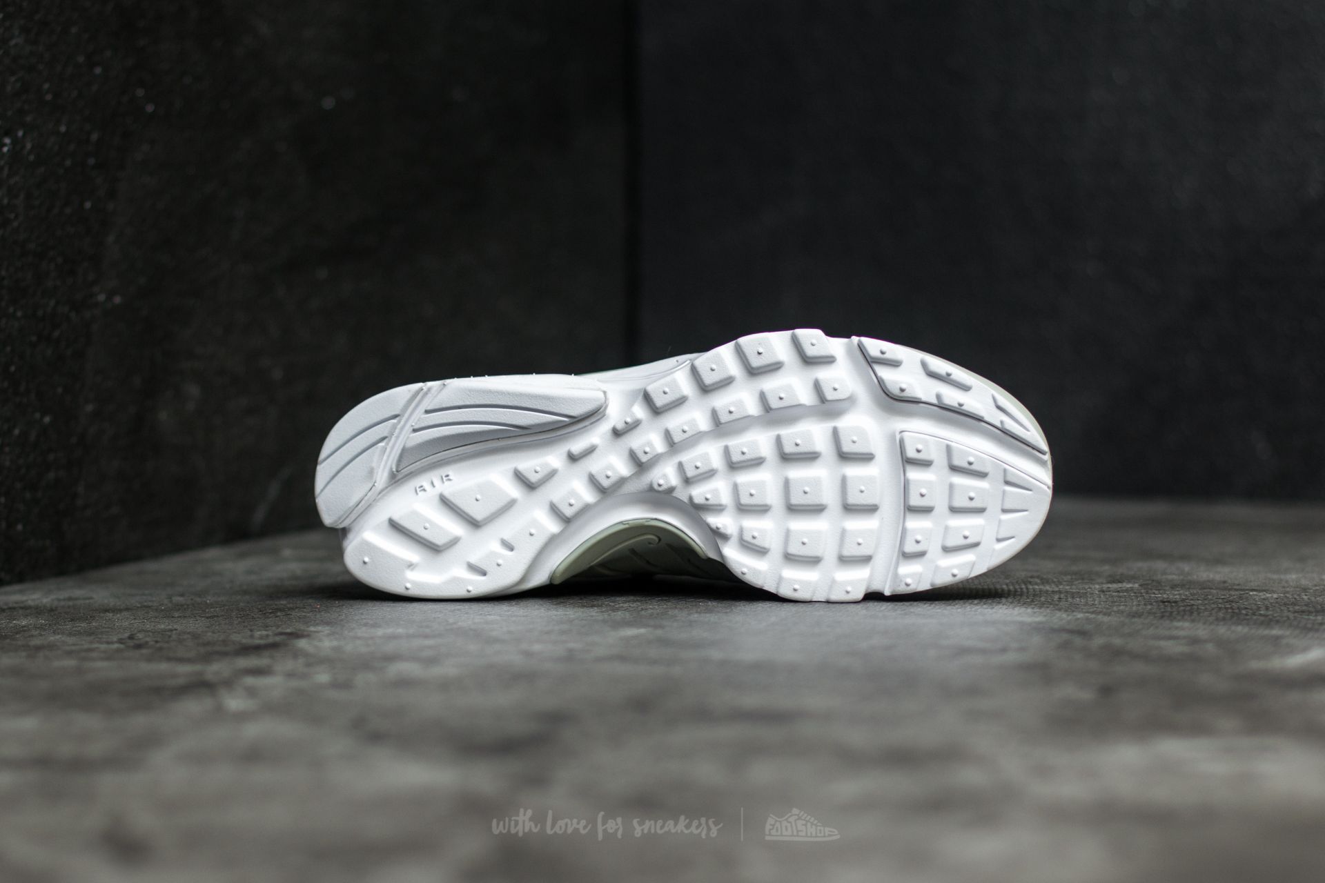 Dámske topánky a tenisky Nike Wmns Air Presto Ultra BR Pale Grey/ Pale Grey-White