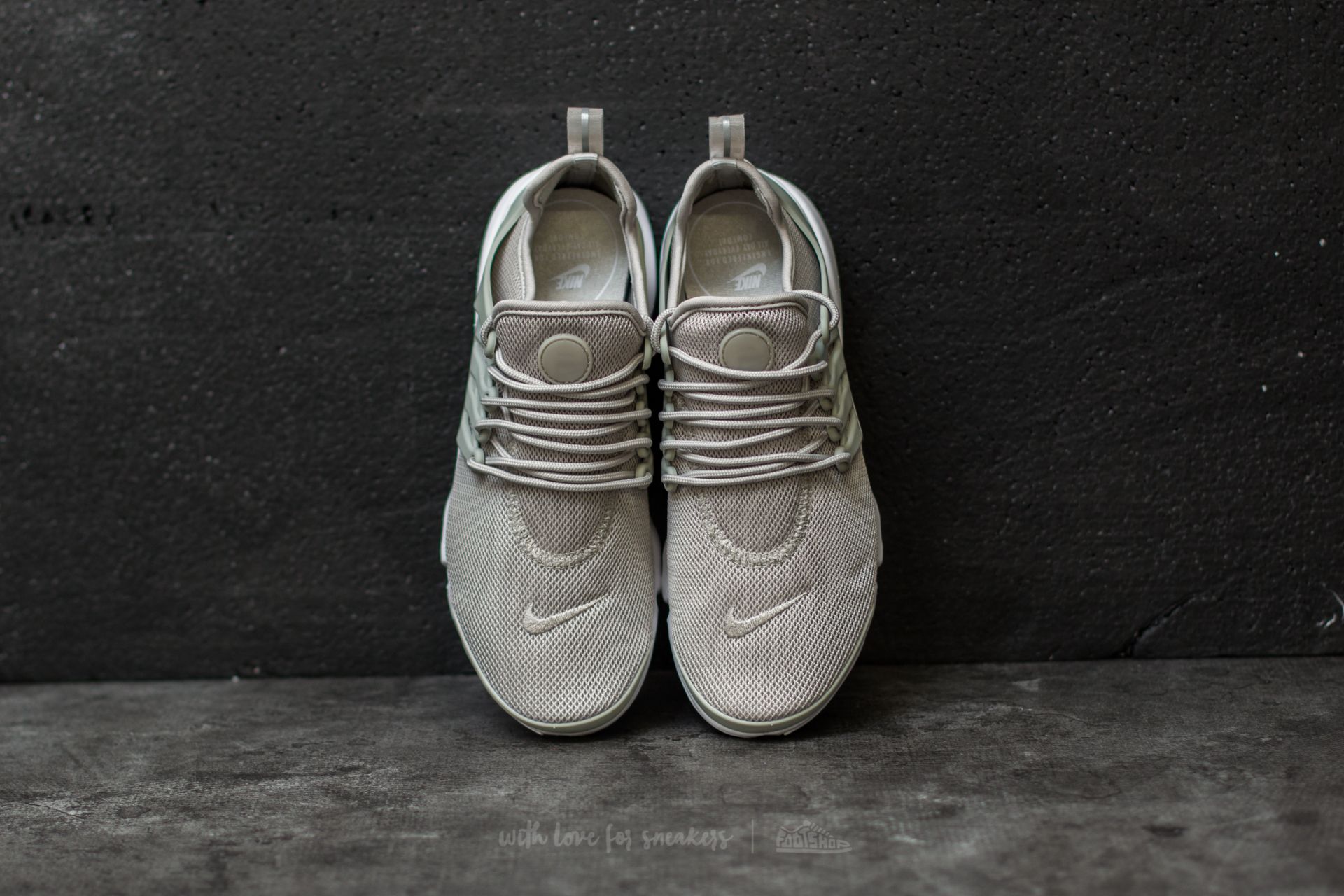 Dámske topánky a tenisky Nike Wmns Air Presto Ultra BR Pale Grey/ Pale Grey-White