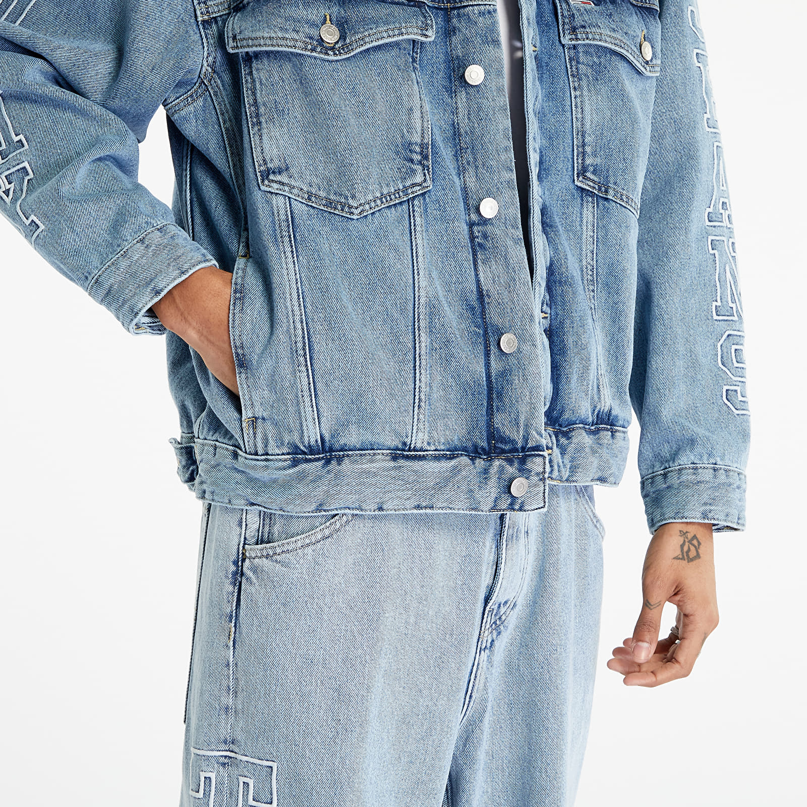 Geci Tommy Jeans Oversized Logo Sleeve Denim Jacket Denim Light