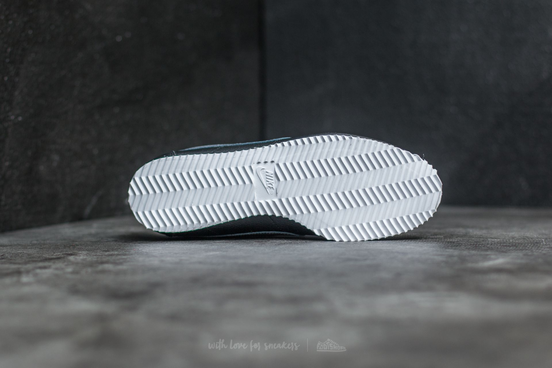 Zapatillas mujer Nike Cortez (GS) Black/ Dark Grey-White