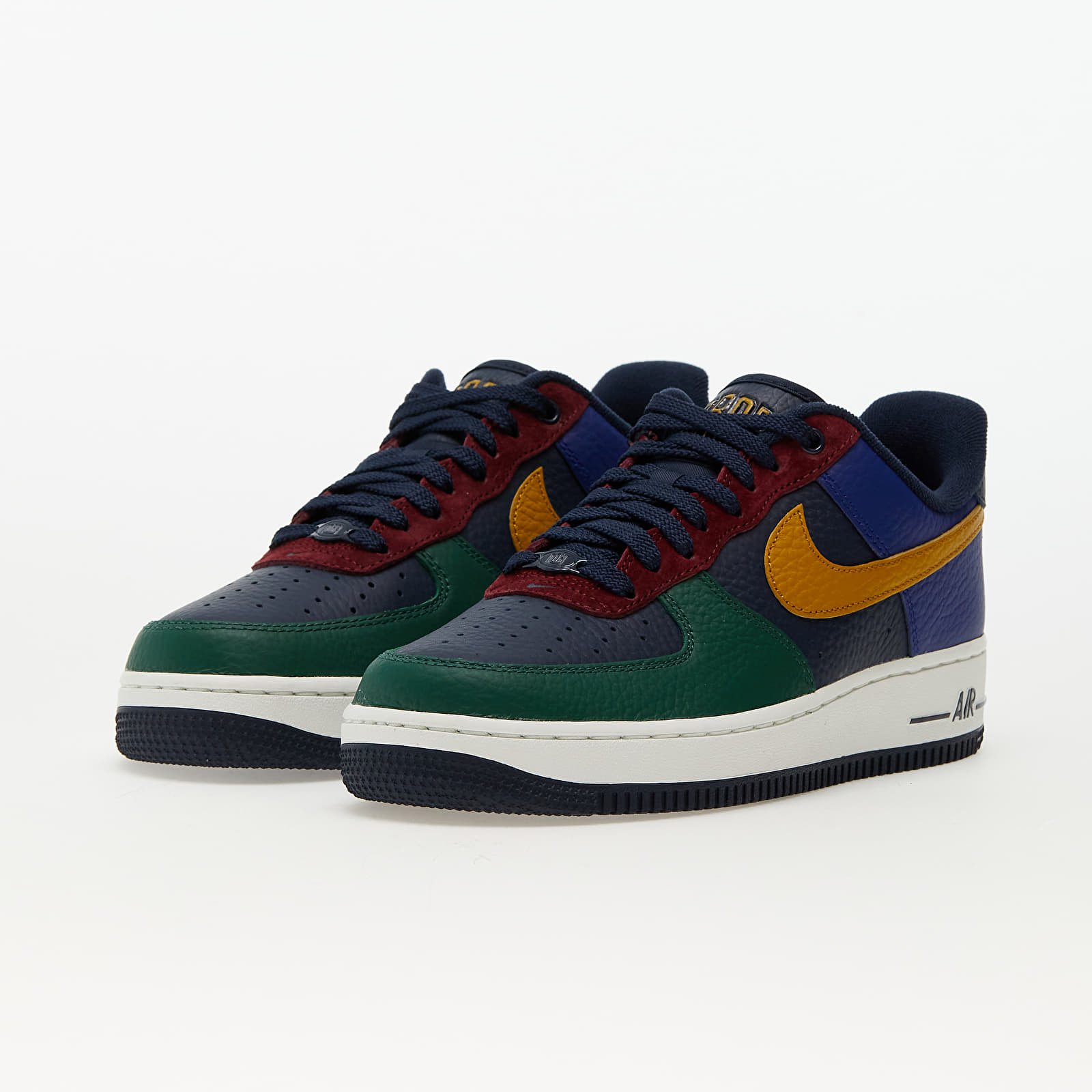 Încălțăminte și sneakerși pentru femei Nike W Air Force 1 '07 LX Gorge Green/ Gold Suede-Obsidian