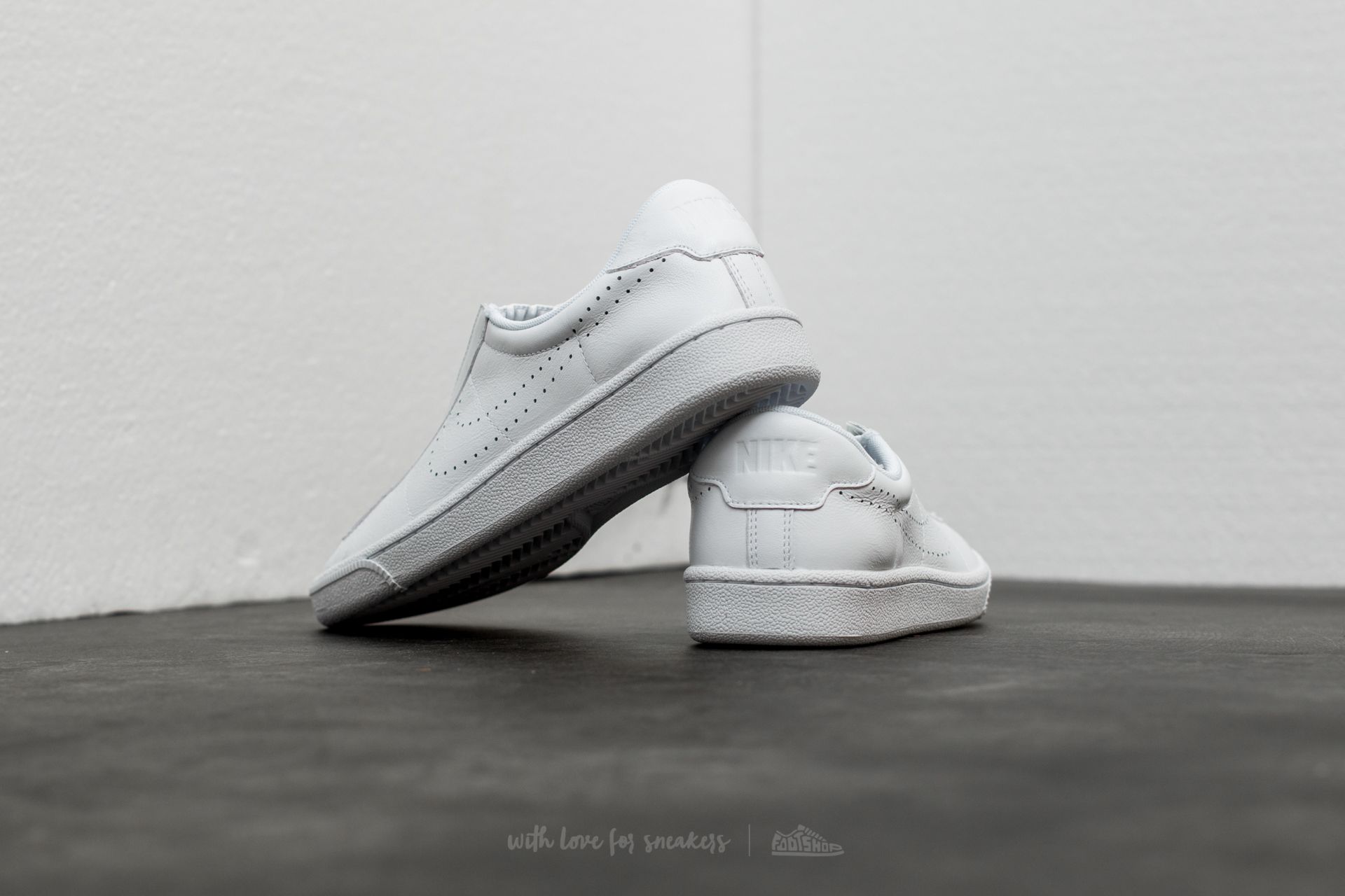 Damen Sneaker und Schuhe Nike Wmns Tennis Classic Ease White/ White-Black