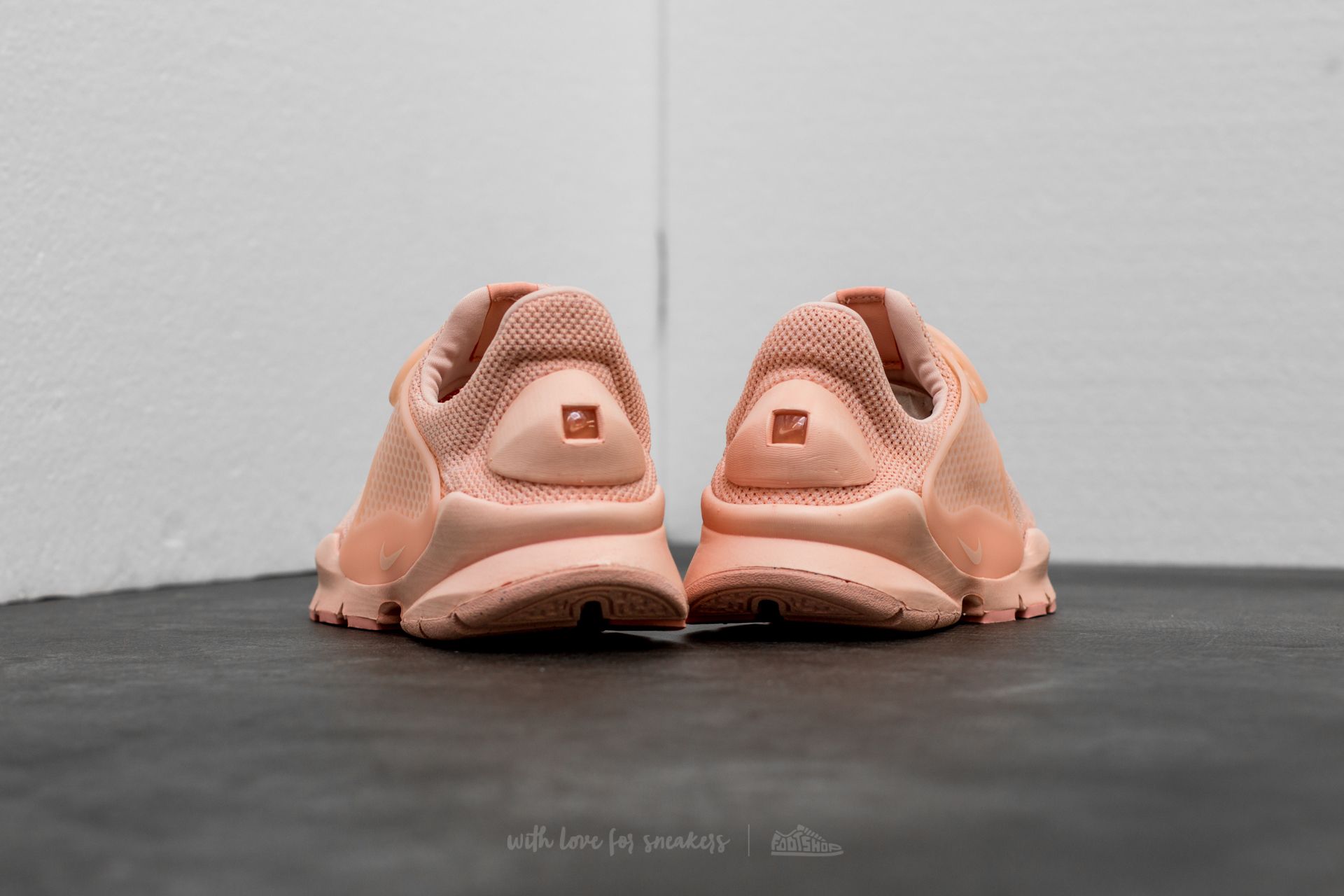 arctic orange nike