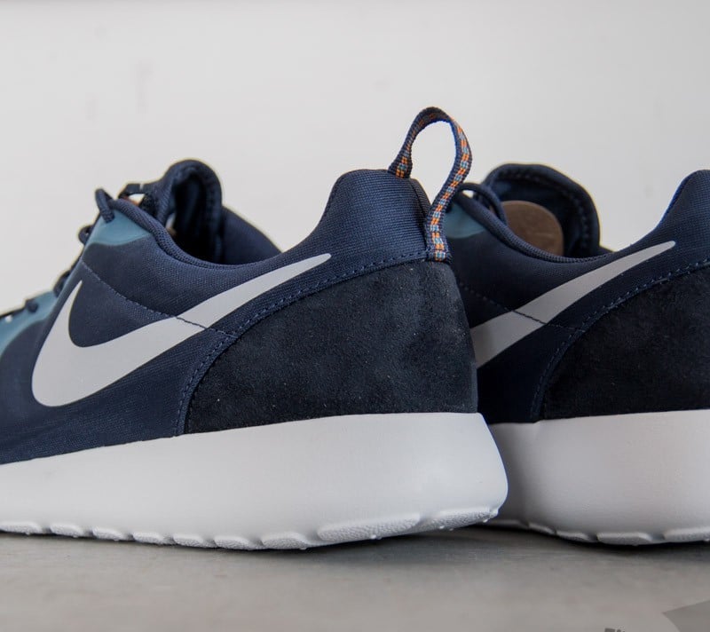 Scarpe Nike Rosherun Hyp Mid Navy Blue