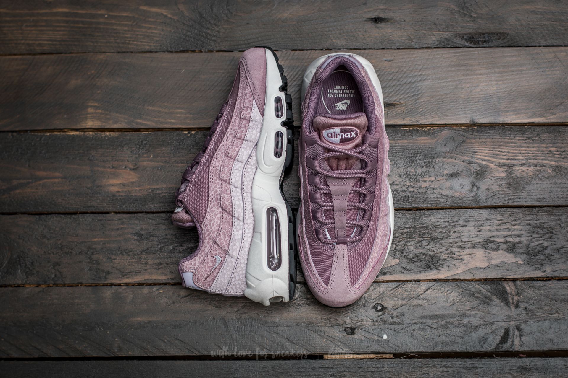 Nike air max 95 purple smoke hot sale