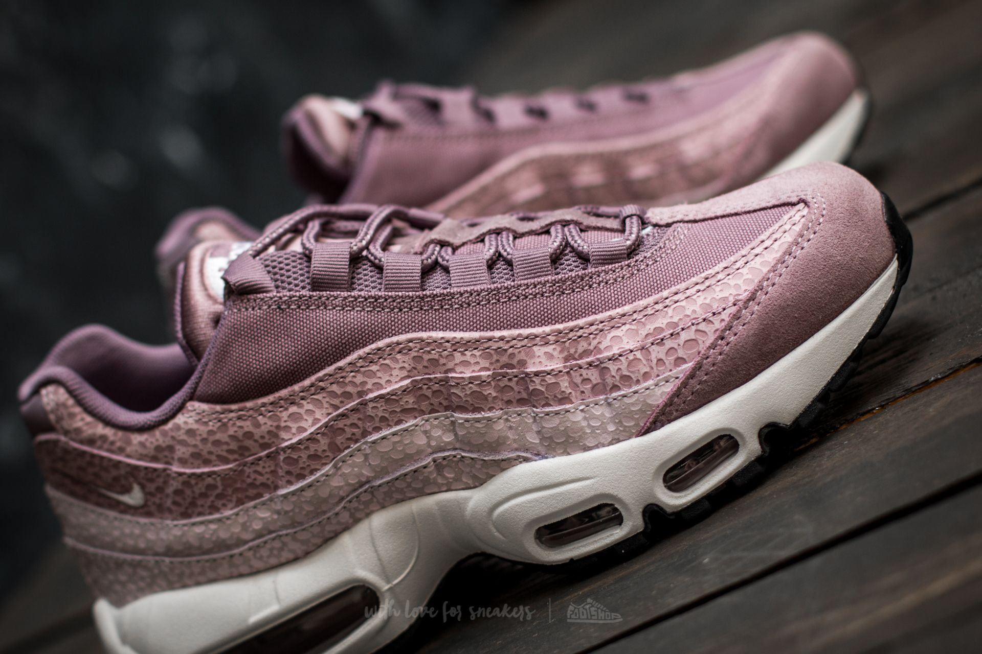 Women s shoes Nike Wmns Air Max 95 Premium Purple Smoke Summit