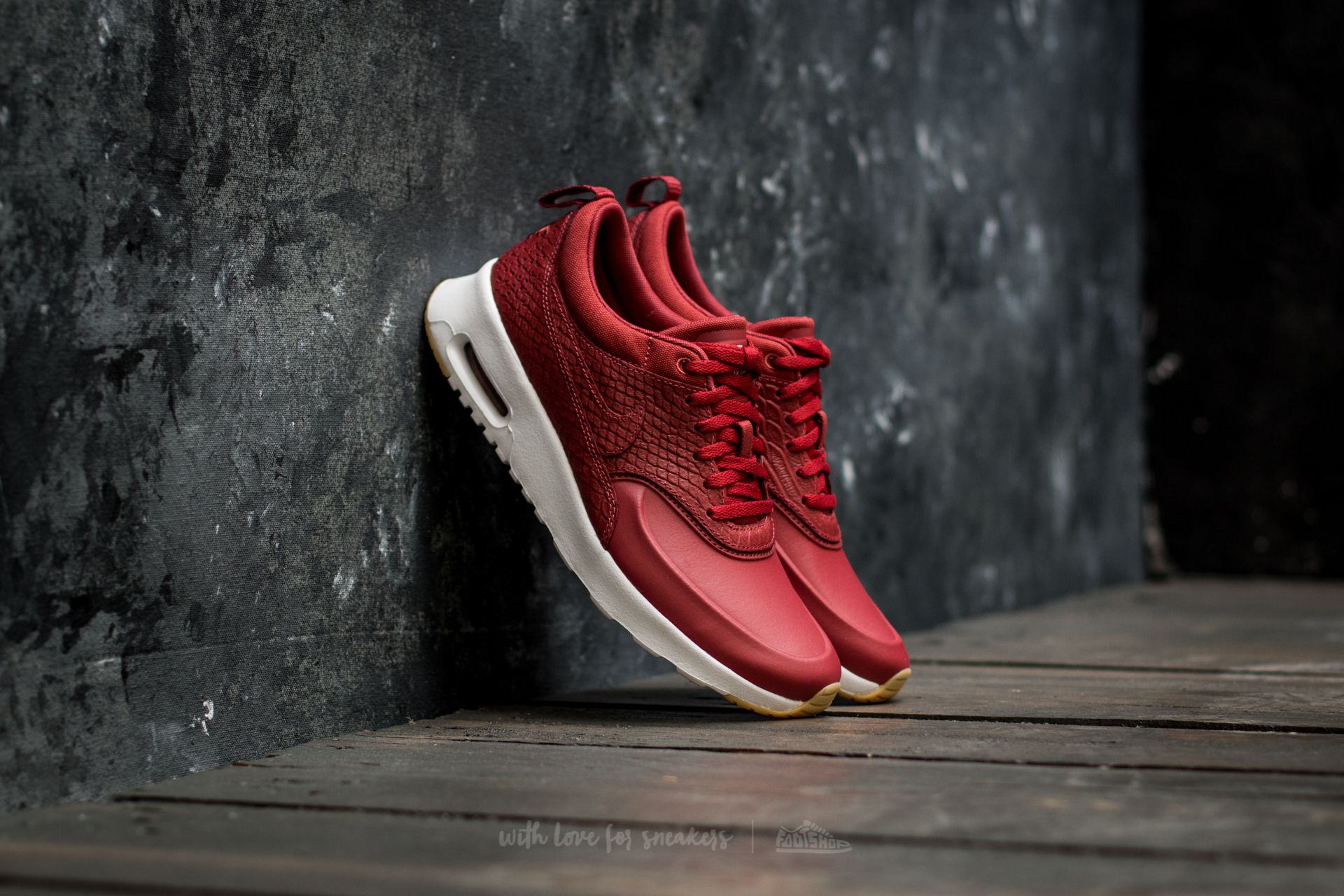Nike air max thea rojas clearance