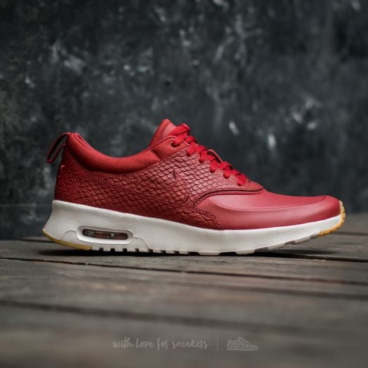 Nike air womens thea red and yellow top