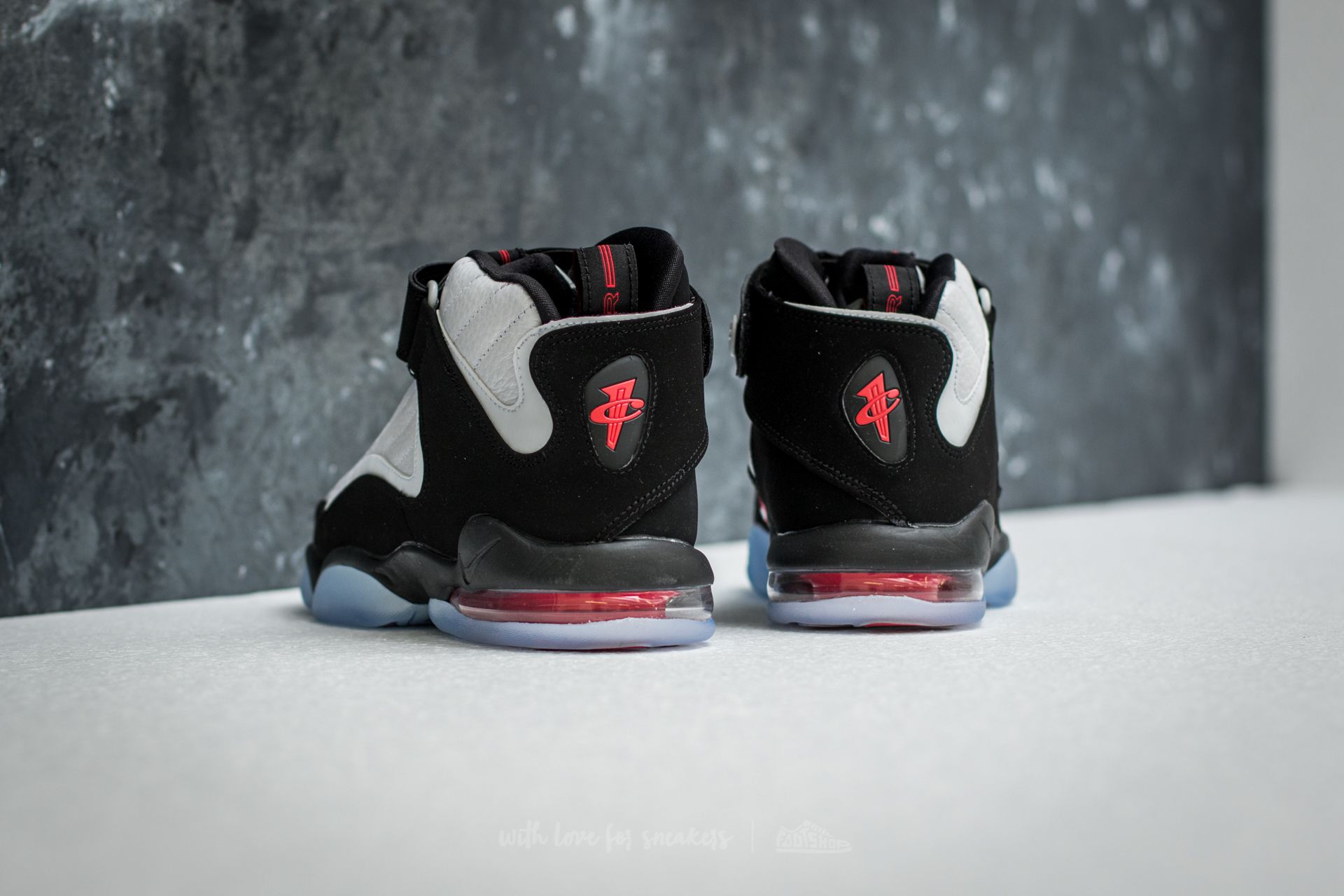 Herren Sneaker und Schuhe Nike Air Penny IV White/ Black-True Red
