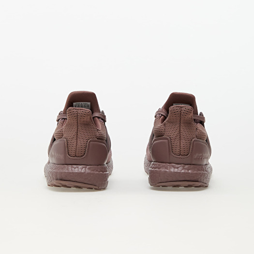 Pegasus leather adidas top