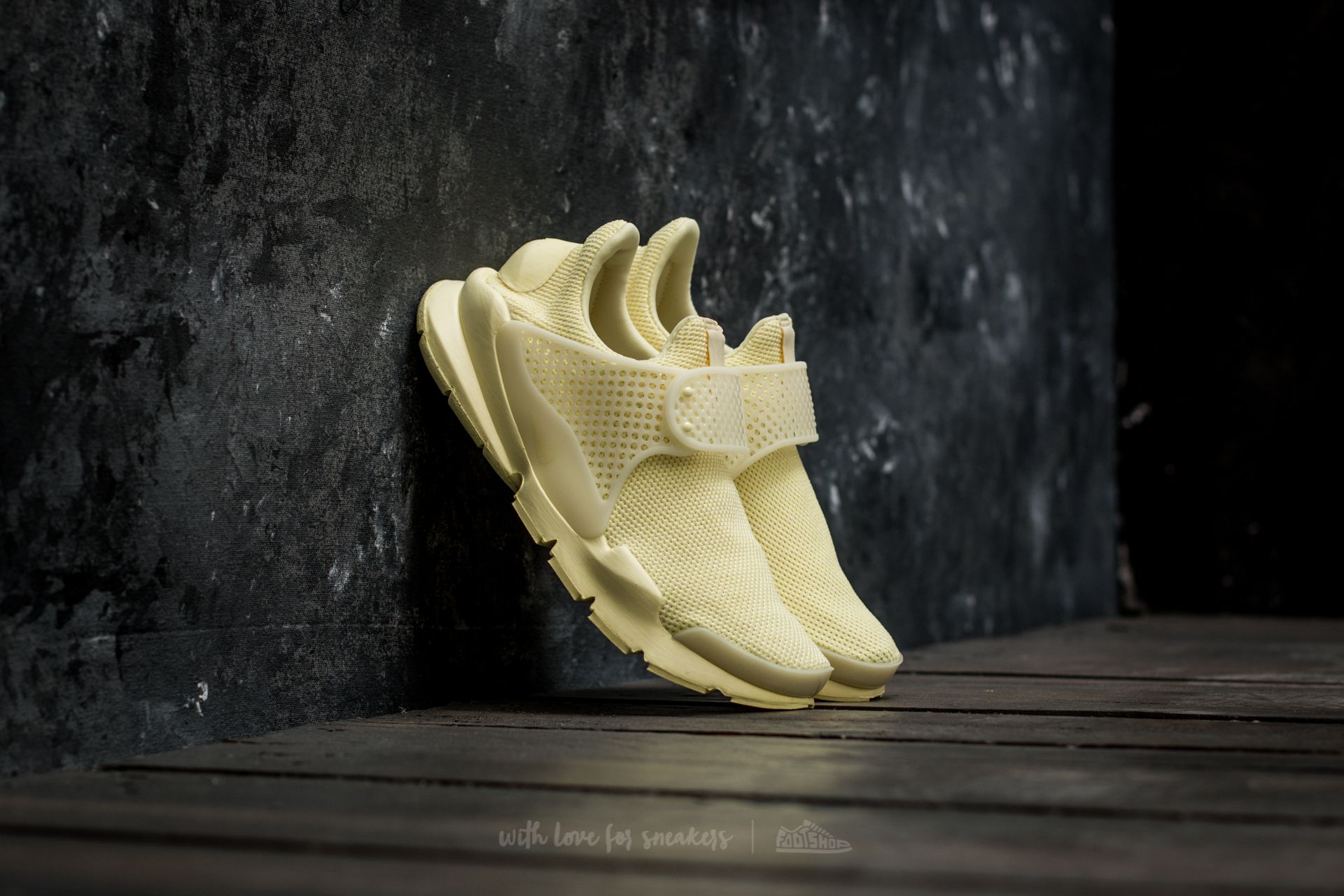 Nike sock dart mens yellow cheap