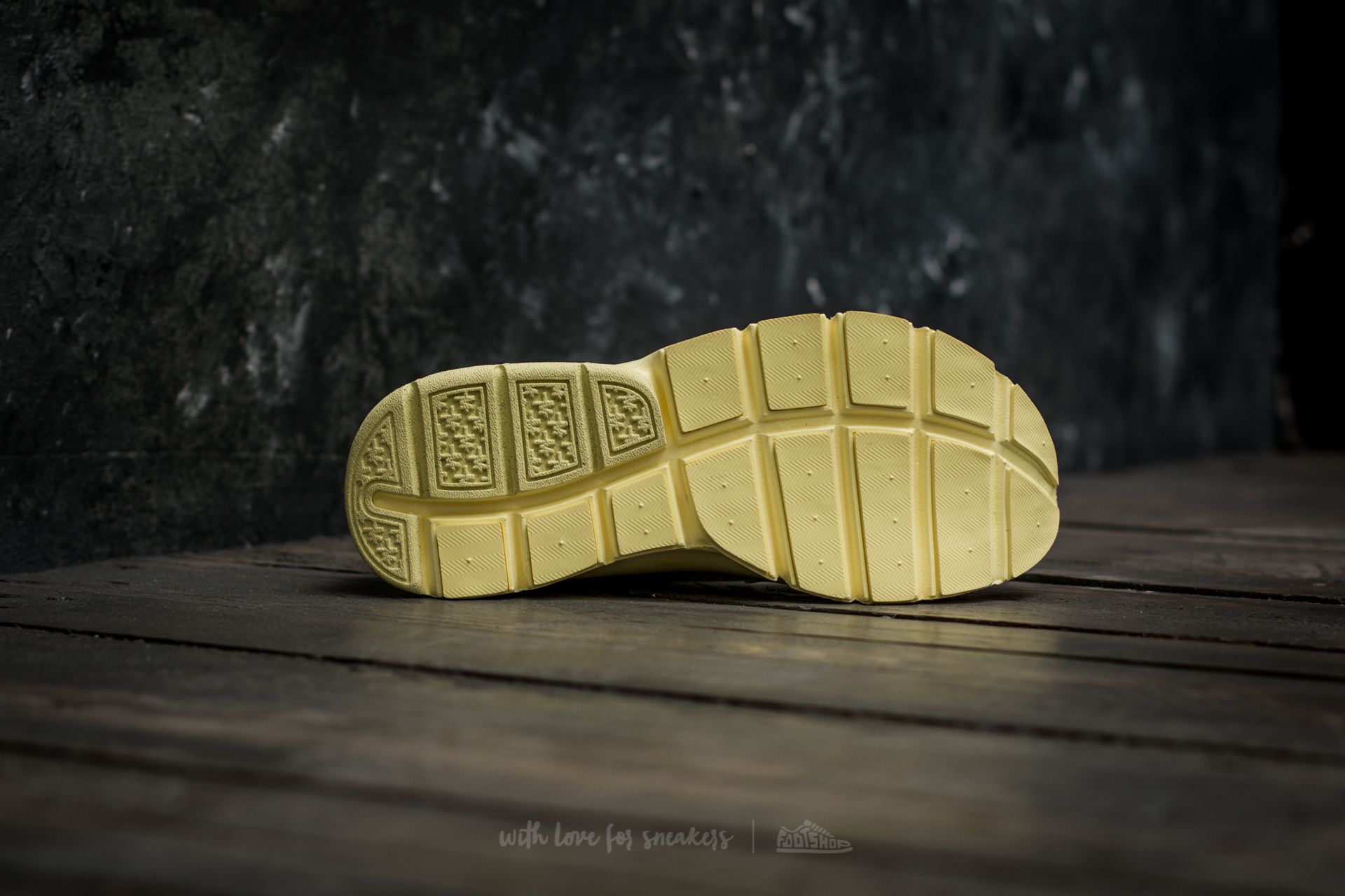 Men s shoes Nike Sock Dart Br Lemon Chiffon Lemon Chiffon Footshop
