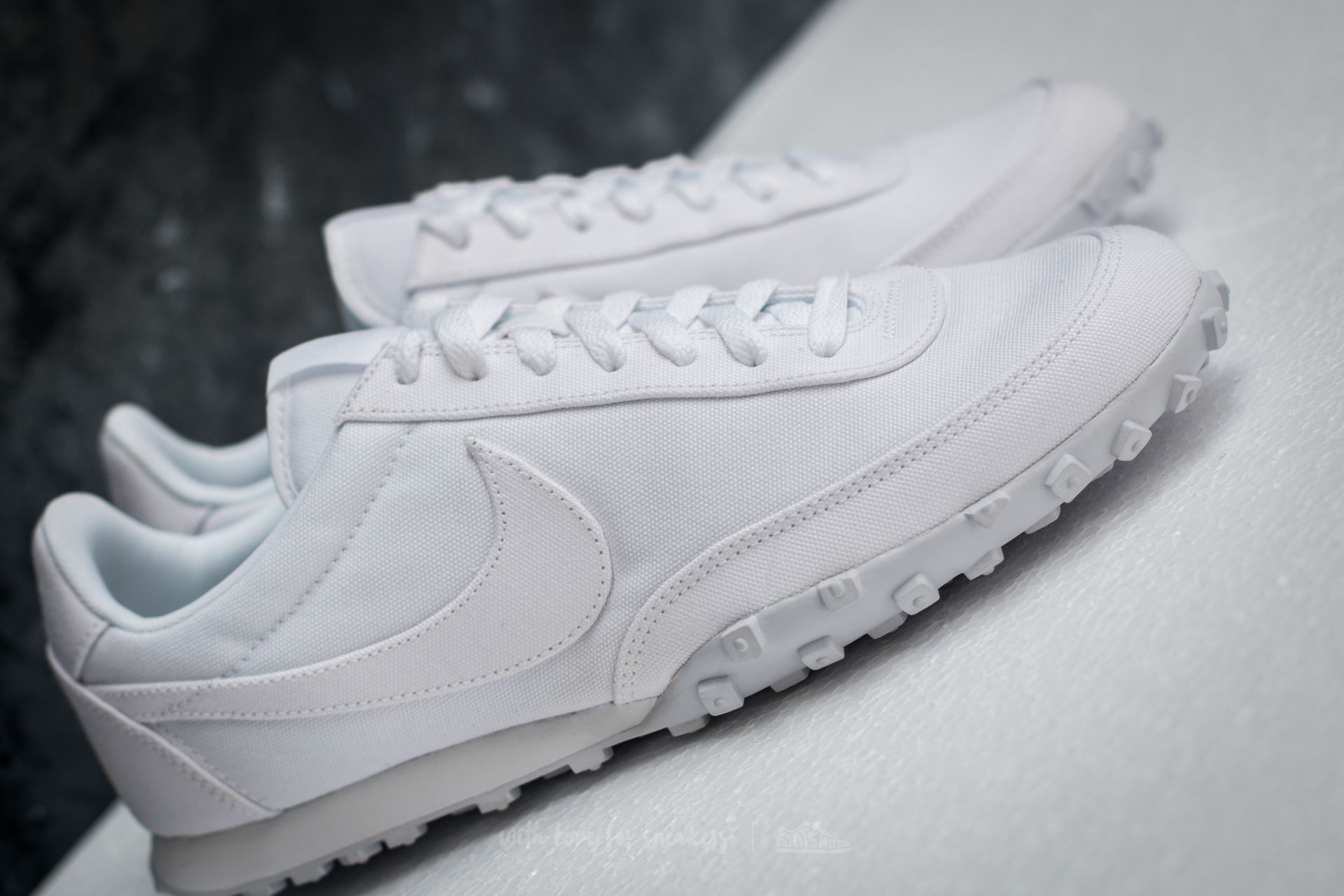 nike waffle racer white gum