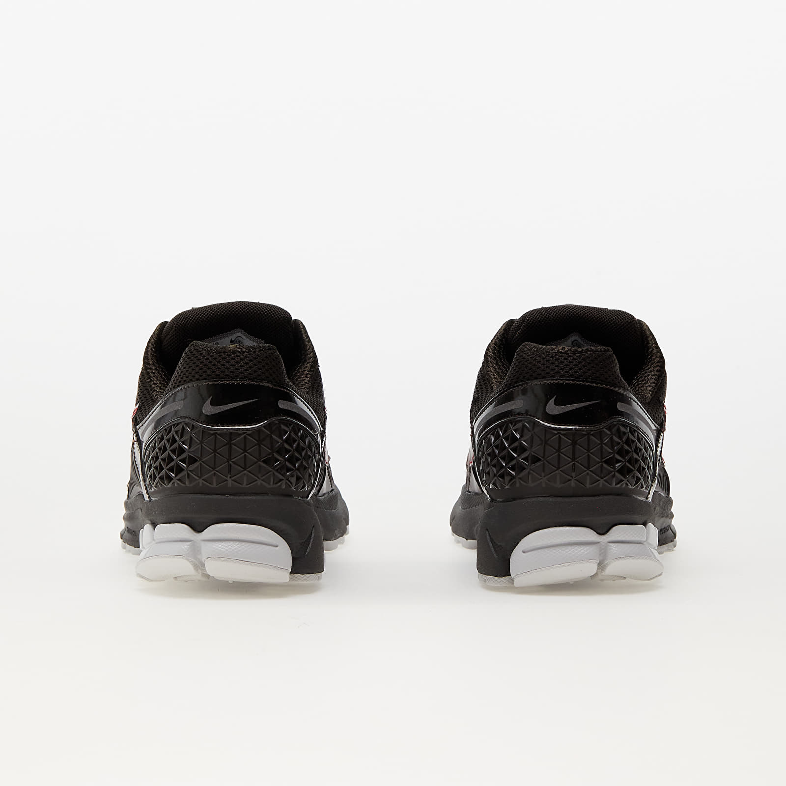 Încălțăminte și sneakerși pentru bărbați Nike Zoom Vomero 5 Velvet Brown/ Gym Red-Earth-Anthracite