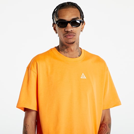 Amarillo nike shirt clearance