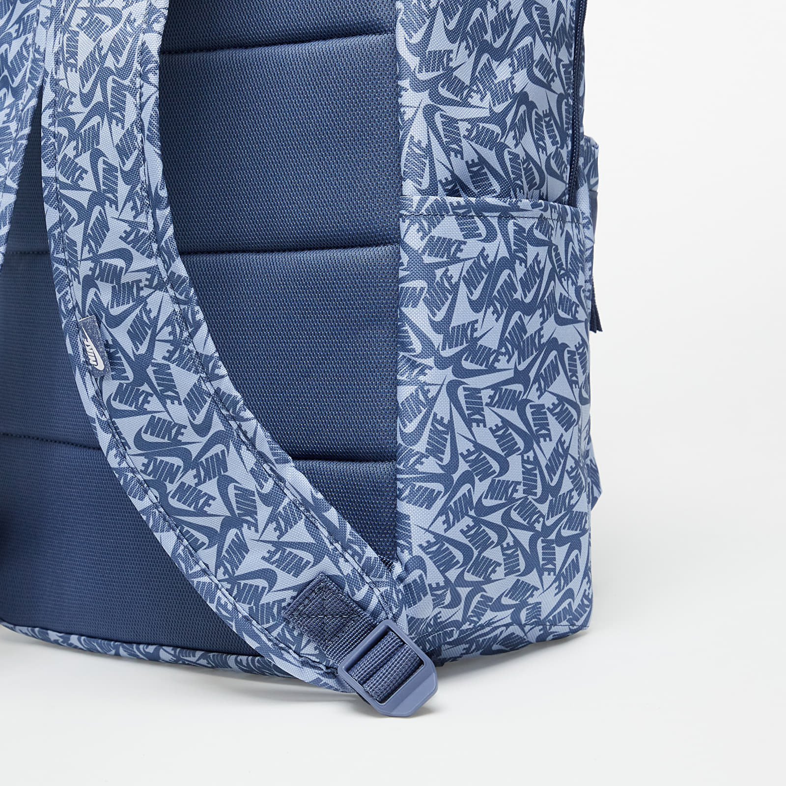 Nike sportswear shop heritage printed