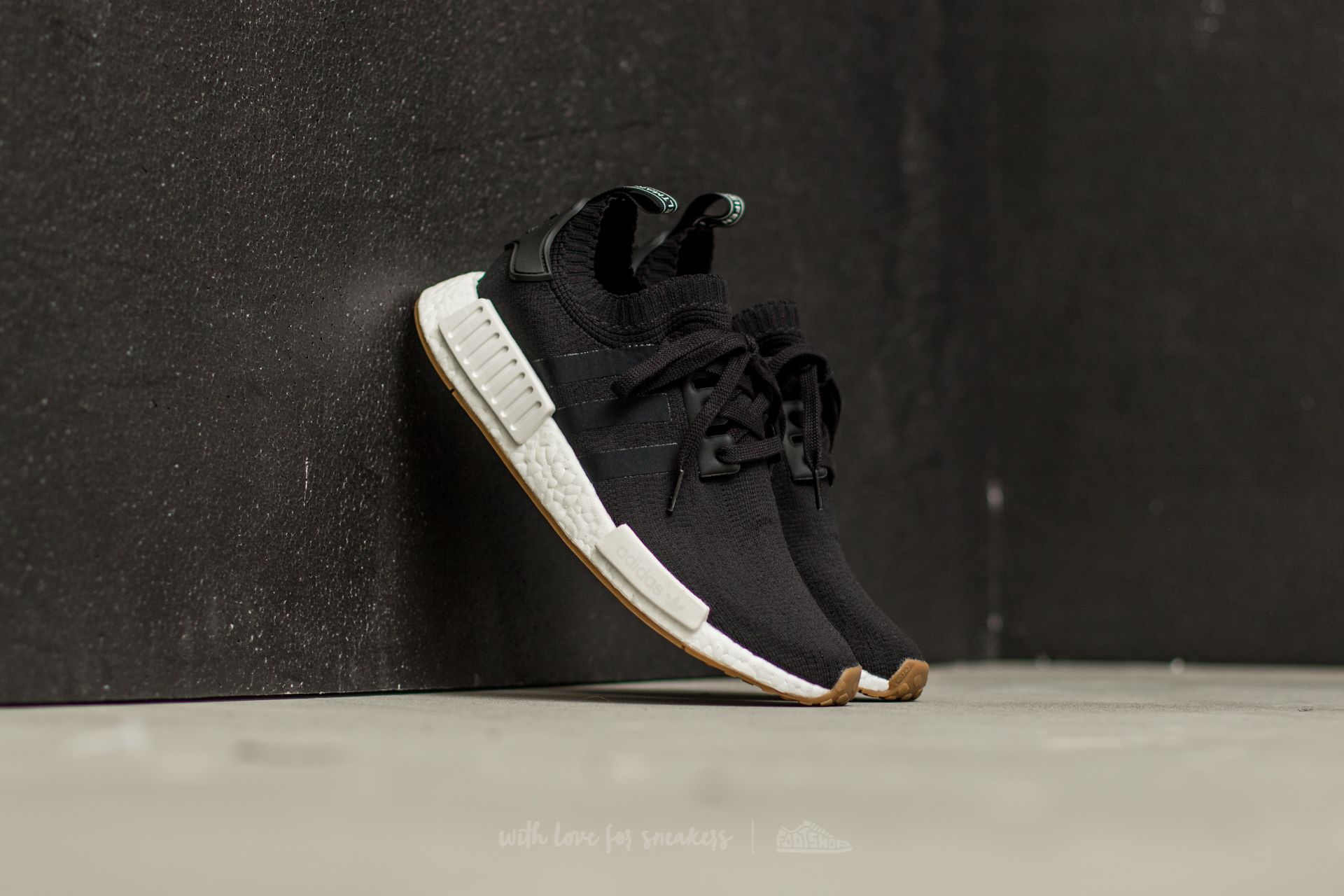 Nmd r1 primeknit black gum clearance