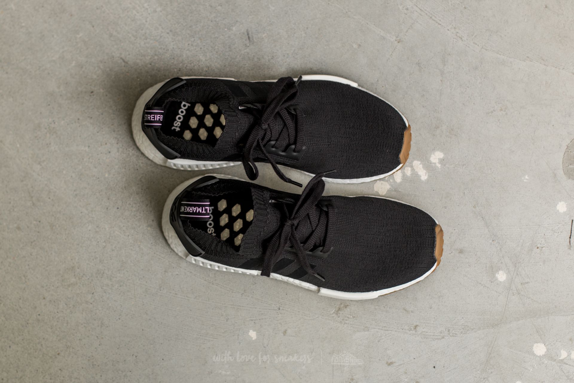 Férfi cipők adidas NMD_R1 Primeknit Black/ White/ Brown