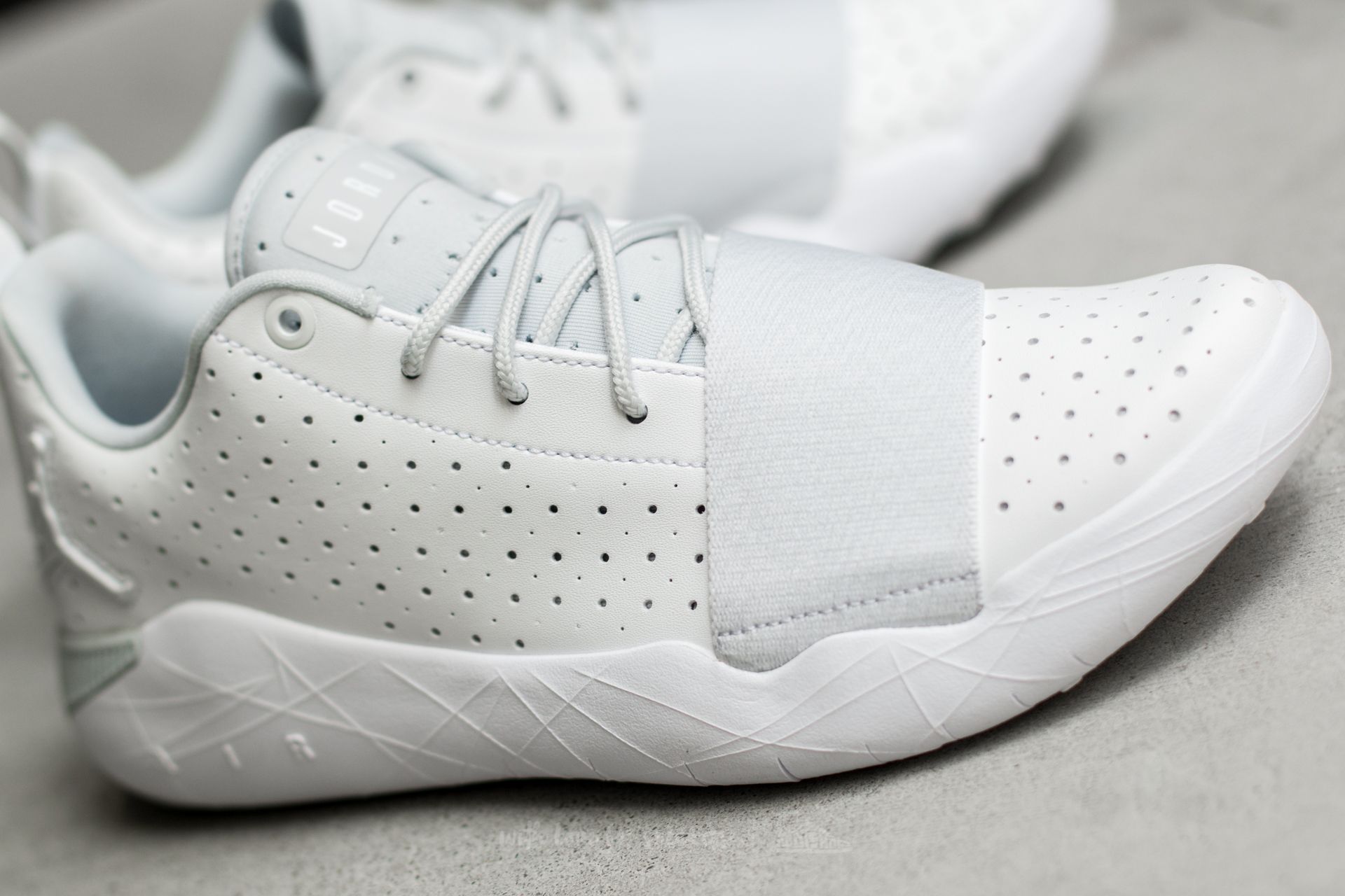 Jordan 23 shoes clearance white