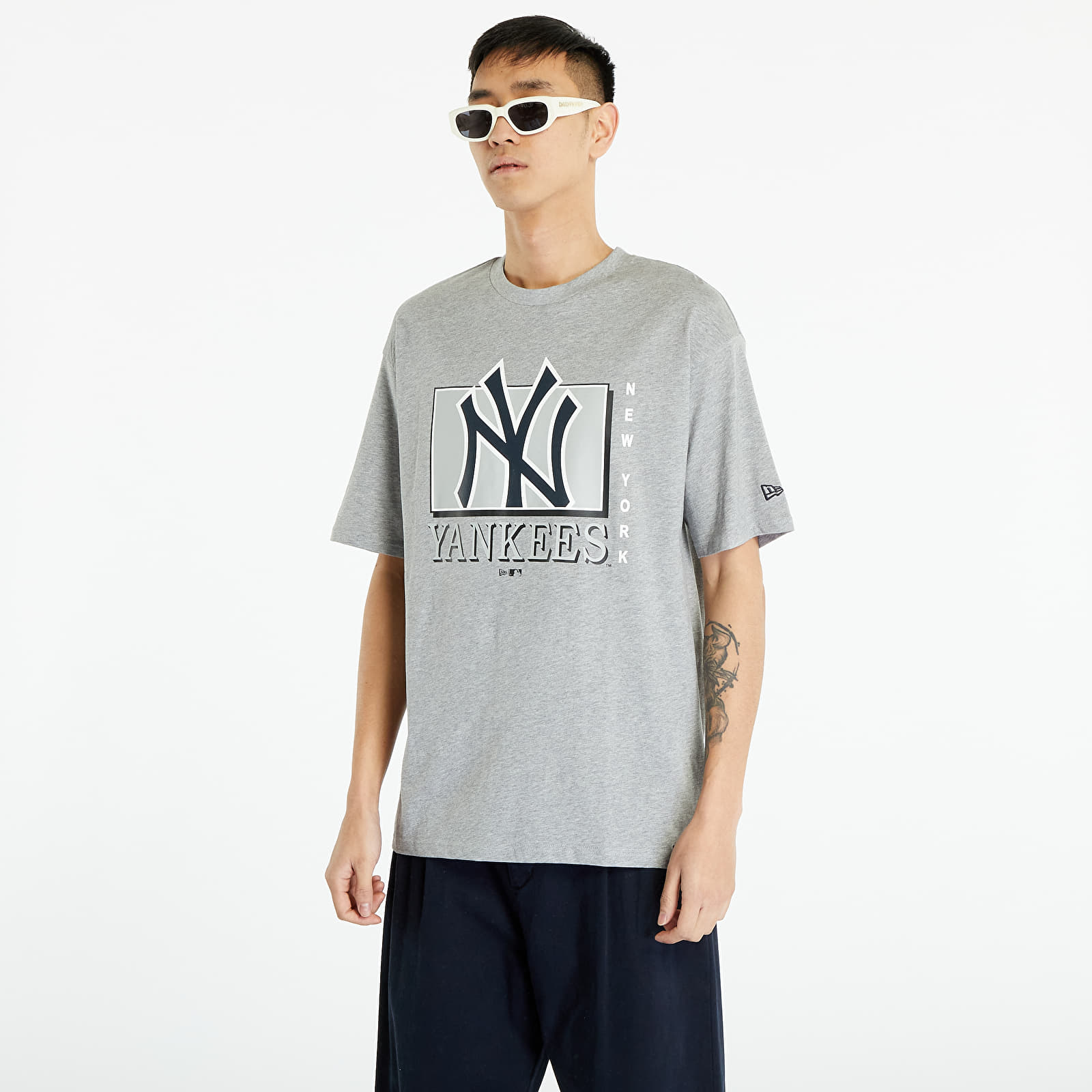 Levně New Era New York Yankees MLB Team Wordmark Oversized T-Shirt Grey