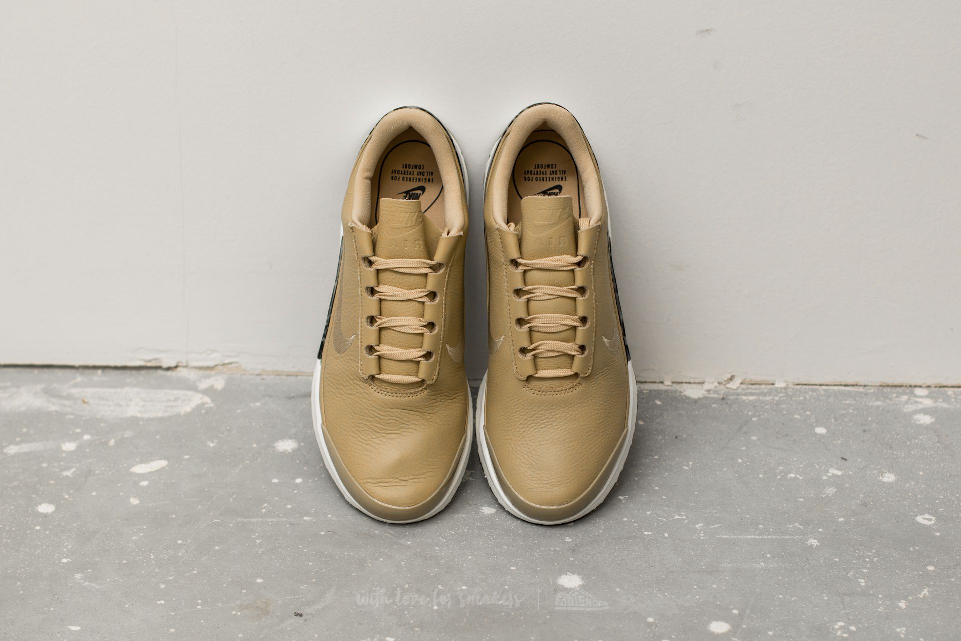 Women s shoes Nike W Air Max Jewell LX Mushroom Mushroom Sail White Footshop