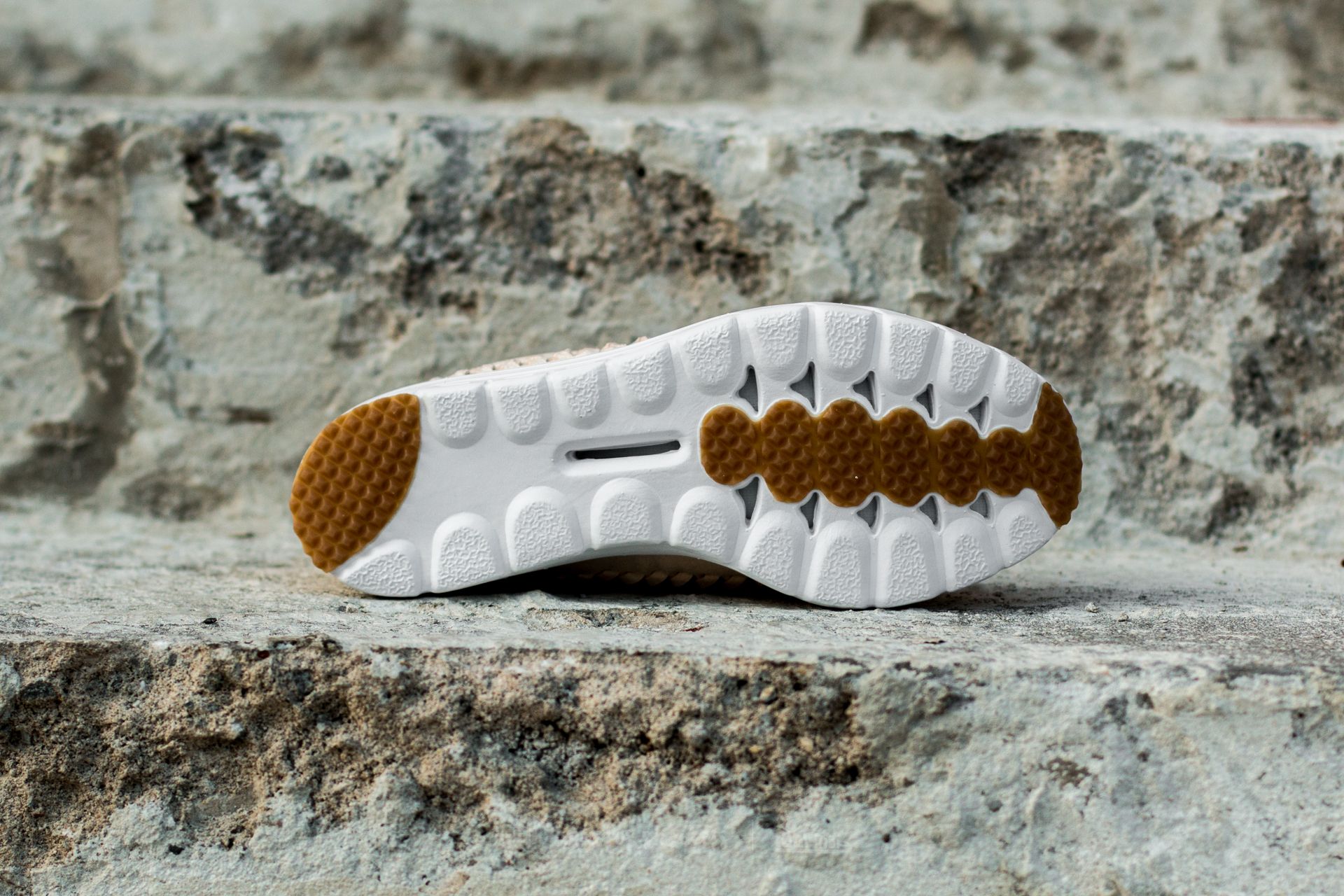 Zapatillas mujer Nike Wmns Mayfly Woven QS Barely Orange/ Barely Orange