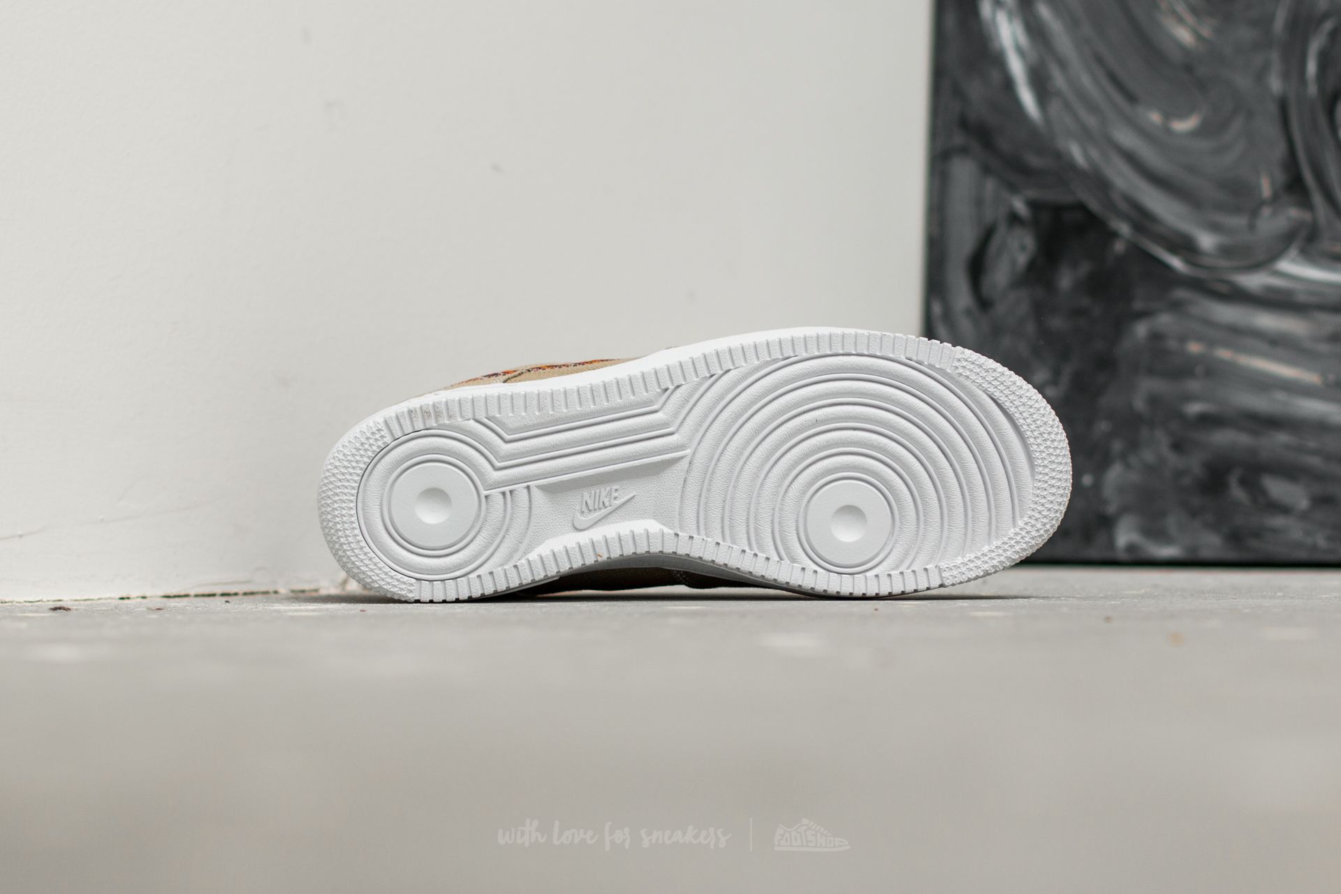 Férfi cipők Nike Air Force 1 ´07 LV8 Khaki/ Black-White