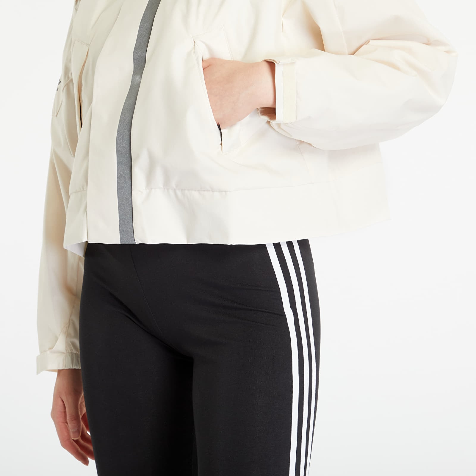 Jackets adidas Adventure Crop Jacket Wonder White/ Sand Strata