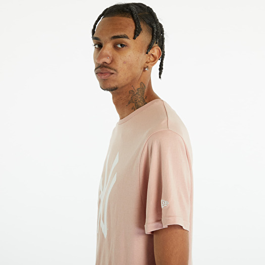 Pink yankees hot sale shirt