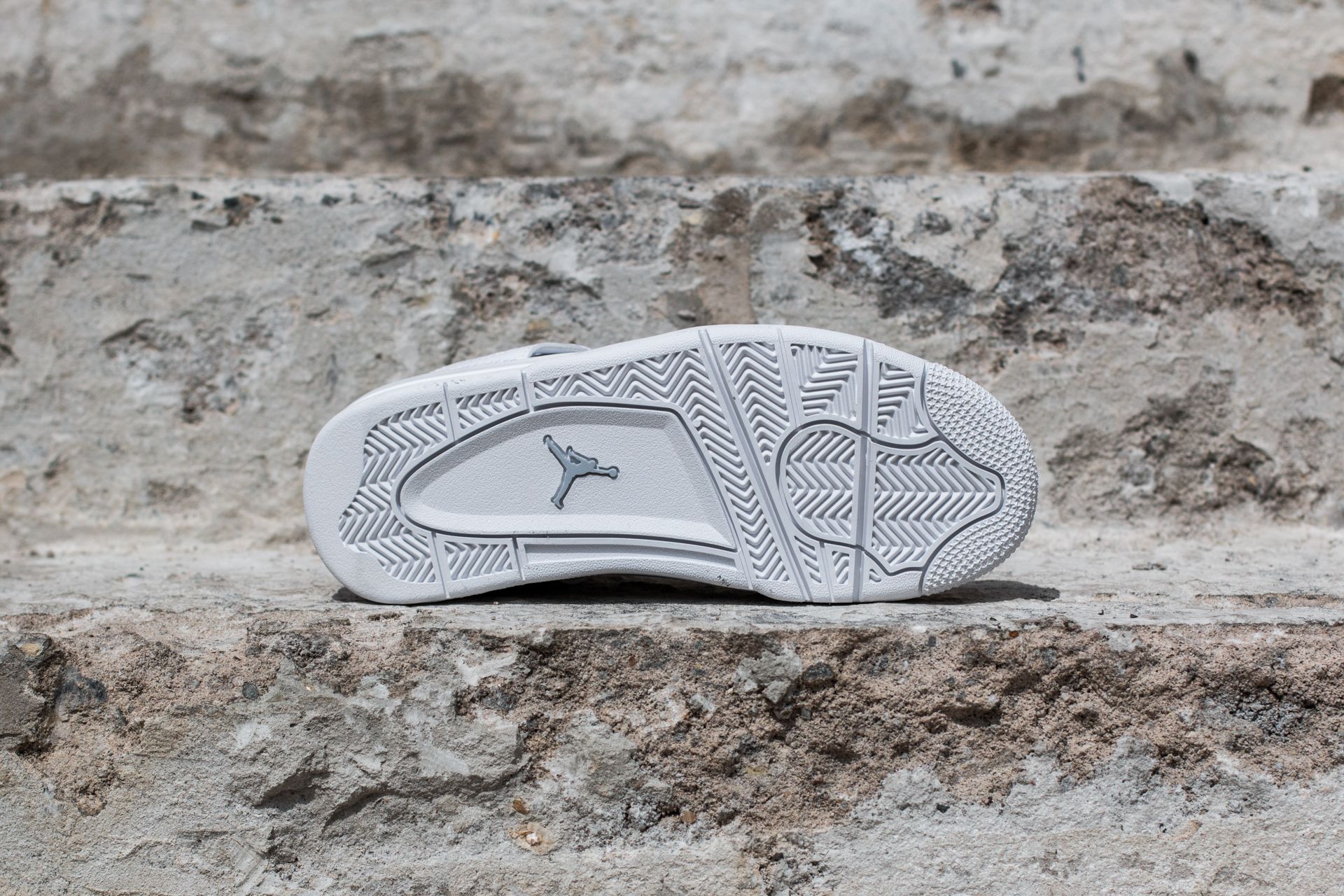 Women's shoes Air Jordan 4 Retro BG 'Pure Money' White/ Metallic Silver
