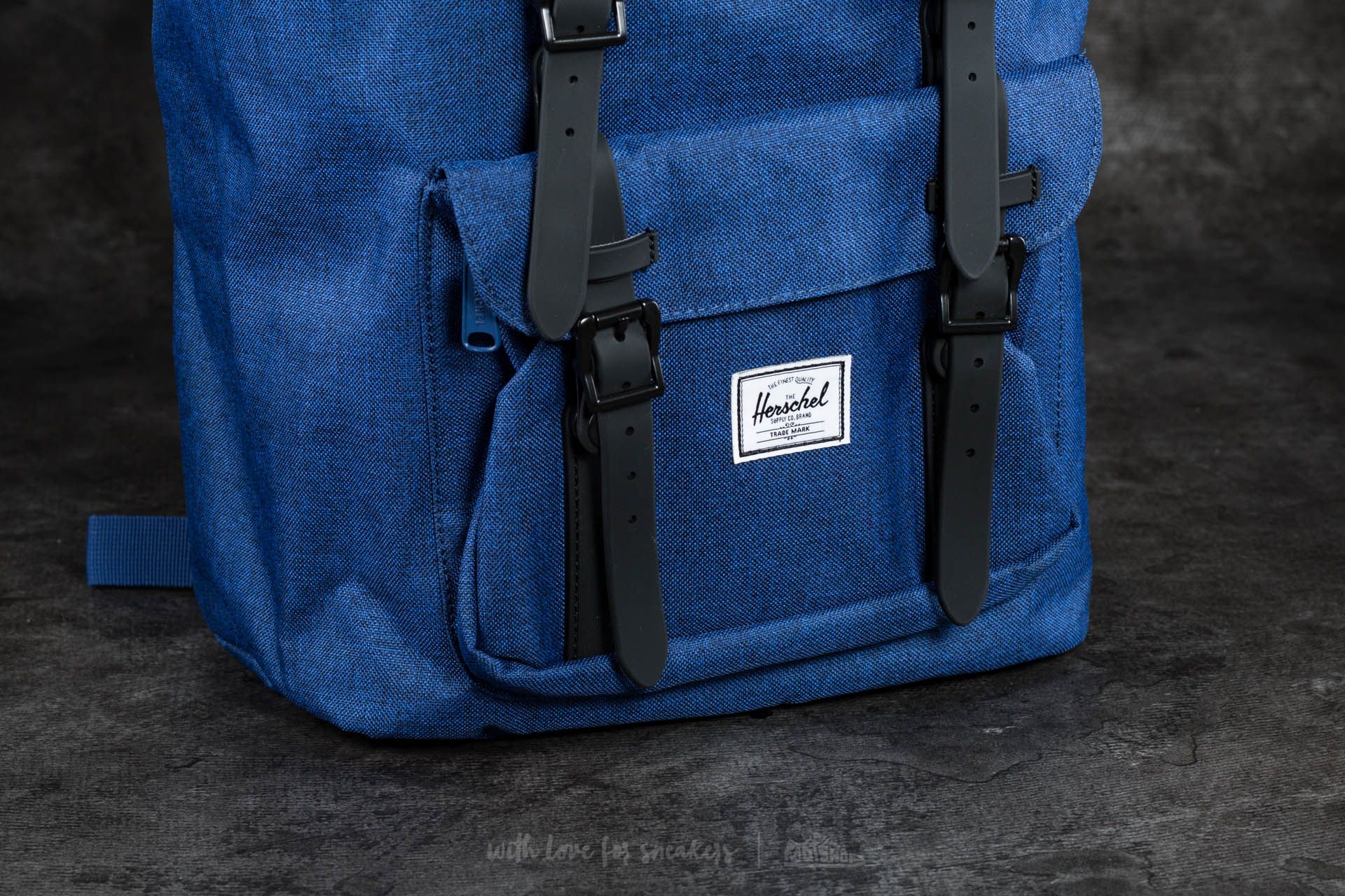 Herschel cheap eclipse crosshatch